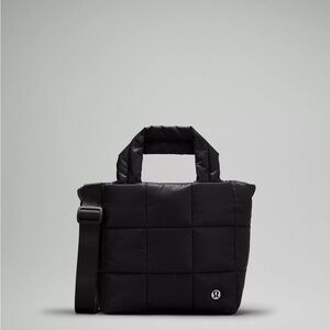 Lululemon Quilted Grid Tote Bag Mini 5L black crossbody EUC
